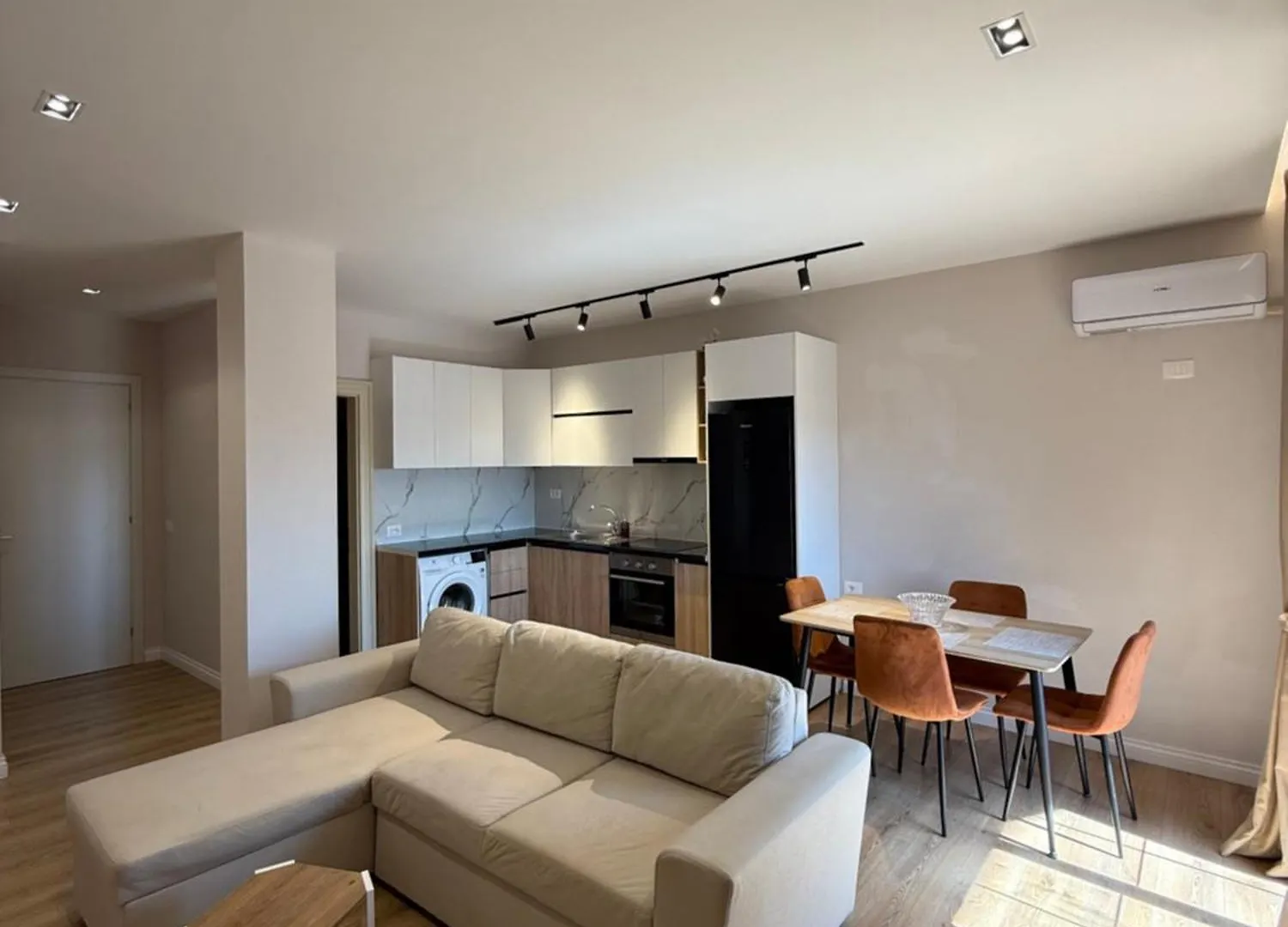 Classy Apartment Lea Durrës
